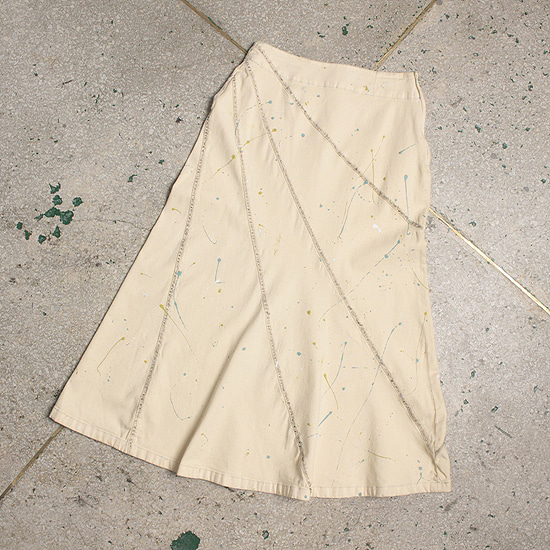 M.A paint print skirt (27.9)