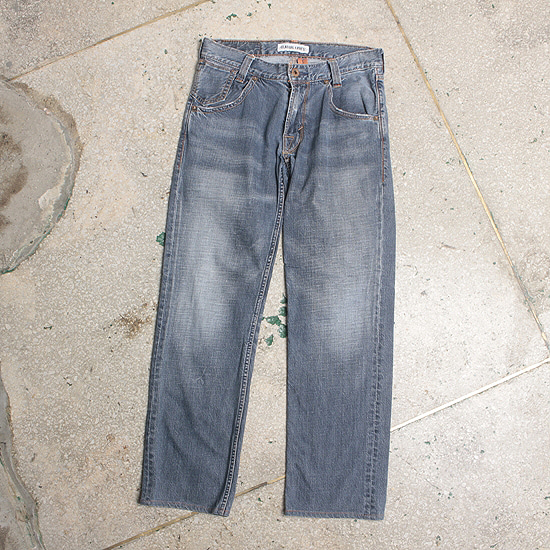 classic LEVI&#039;S 502 pants (31inch)