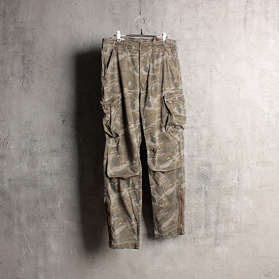 Real crush clothing camo pants (33inch)