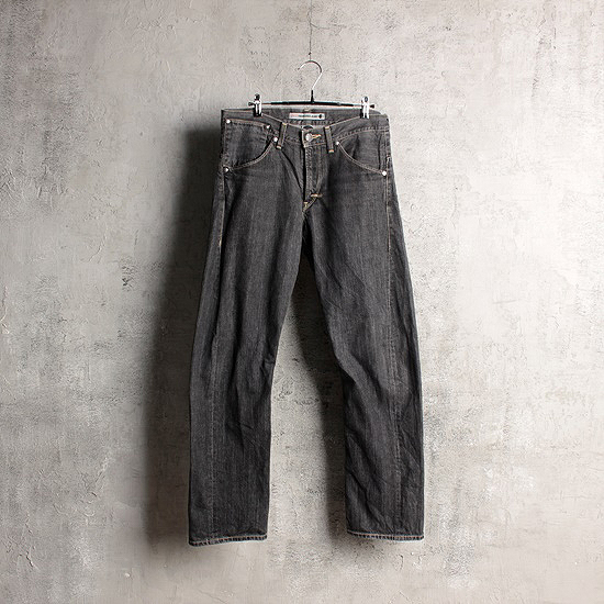 Levi’s ENGINEERED JEANS (30.7inch)