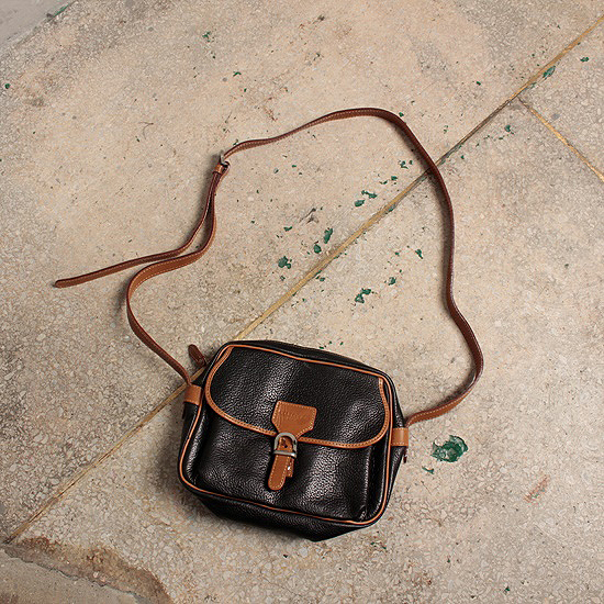 vtg Courreges classic leather bag