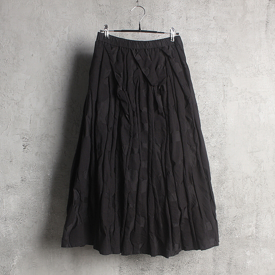 慈雨 wrinkle dot skirt (free)