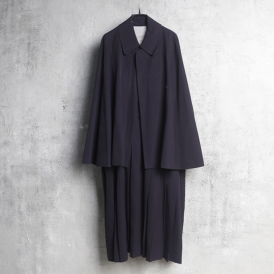 YOHJI YAMAMOTO collection cape coat
