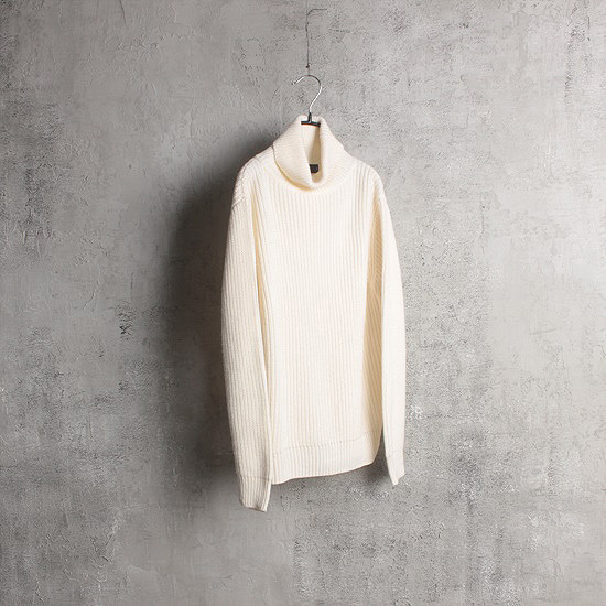 HARE turtle neck knit