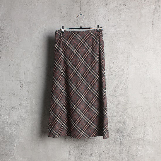 Burberry London skirt (27.5inch)