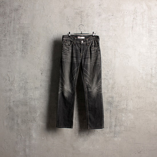 LEVI&#039;S 511 black denim pants (31.4 inch)