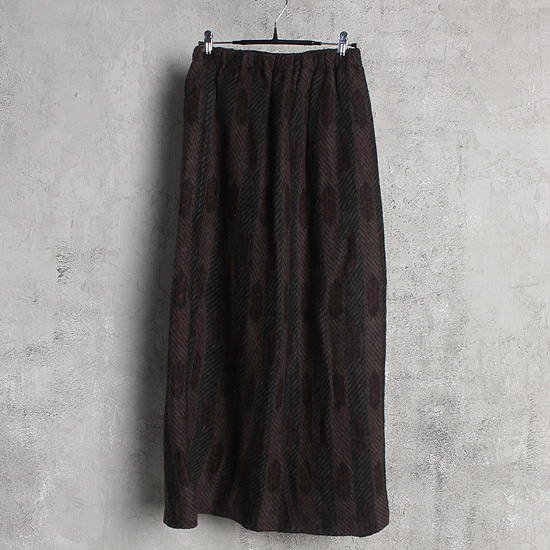 vtg heavy knit long skirt (free)
