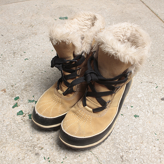 SOREL winter boots (235)