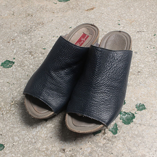 vtg japan made sandals (230mm)