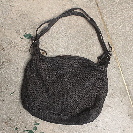Cachellie leather weaving bag