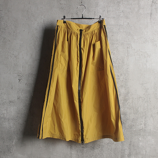 IL VENTO &amp; LA SETA zip skirt (31inch)