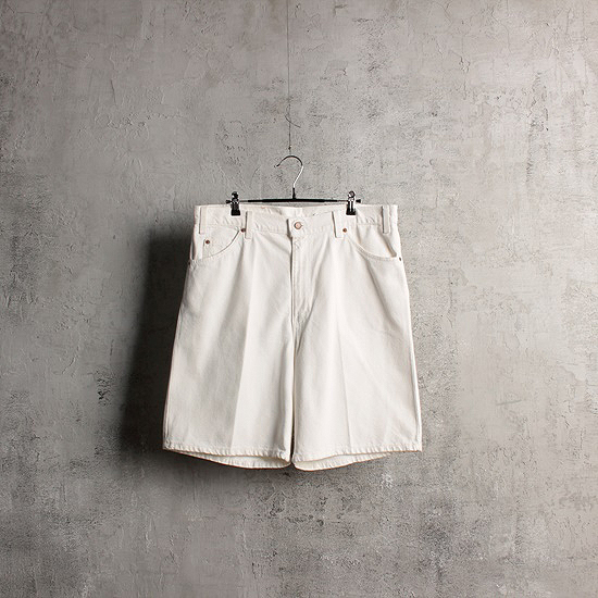 LEVI&#039;S 550 orange tab white shorts (36.2inch)