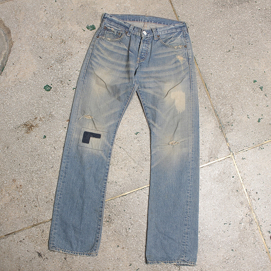 LEVI&#039;S denim pants (30.3 inch)