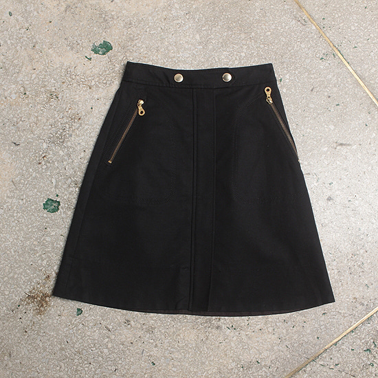 Burberry blue label pull zip skirt (24inch)