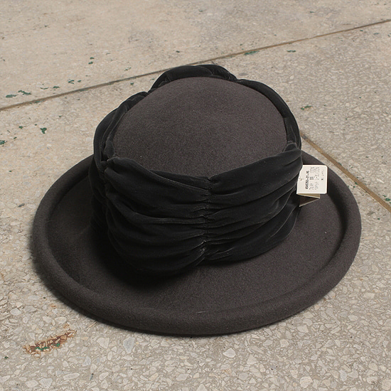 accessories gallery poland made hat (￥9,900 )