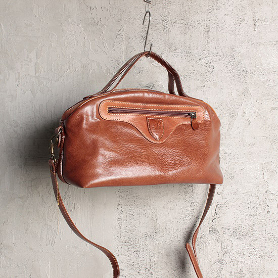 Rose robert’s 1882 leather bag
