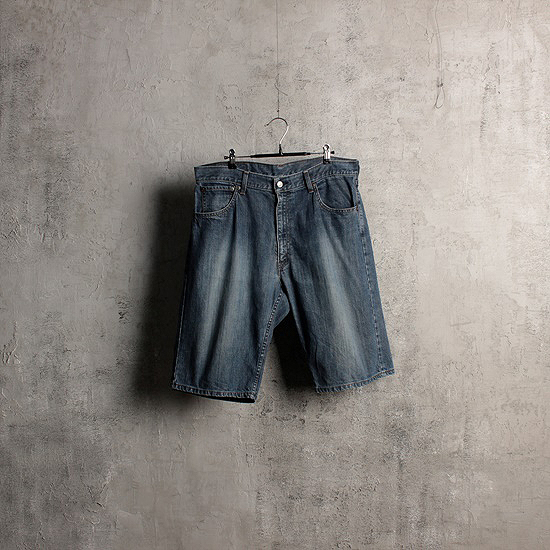 LEVI&#039;S 534 shorts (36 inch)