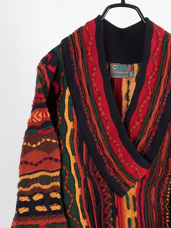 COOGI v-neck cable knit