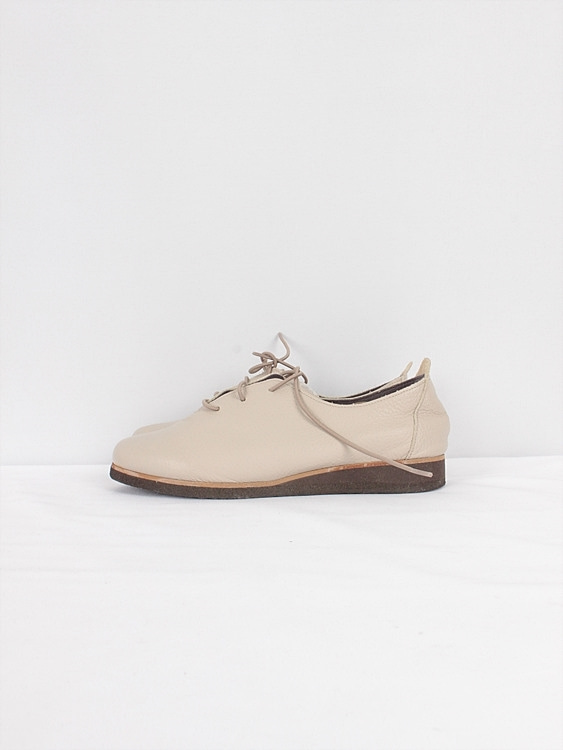 FIGURINO shoes (240 mm)